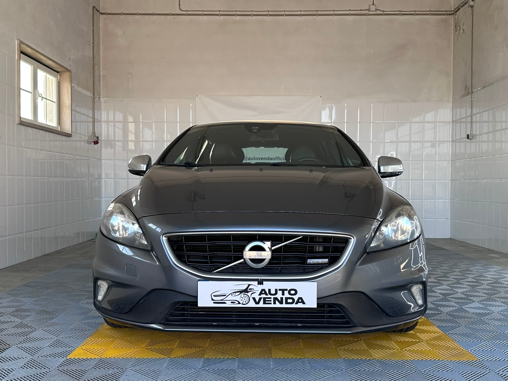 Volvo V40 1.6 D2 R-Design